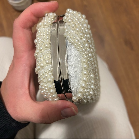 Pearl clutch purse - Picture 4 of 5